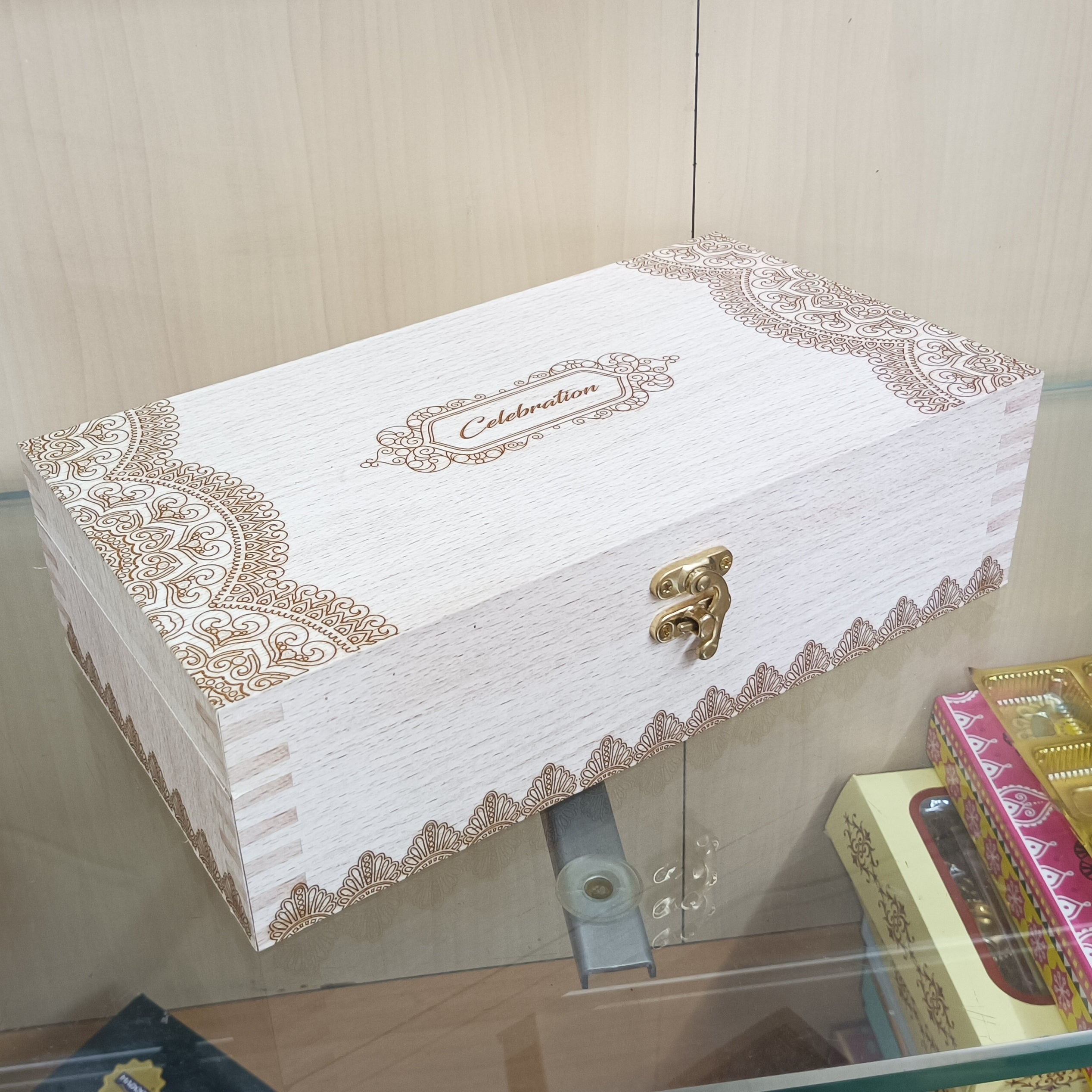 Holi Gift Box MDF HLC24