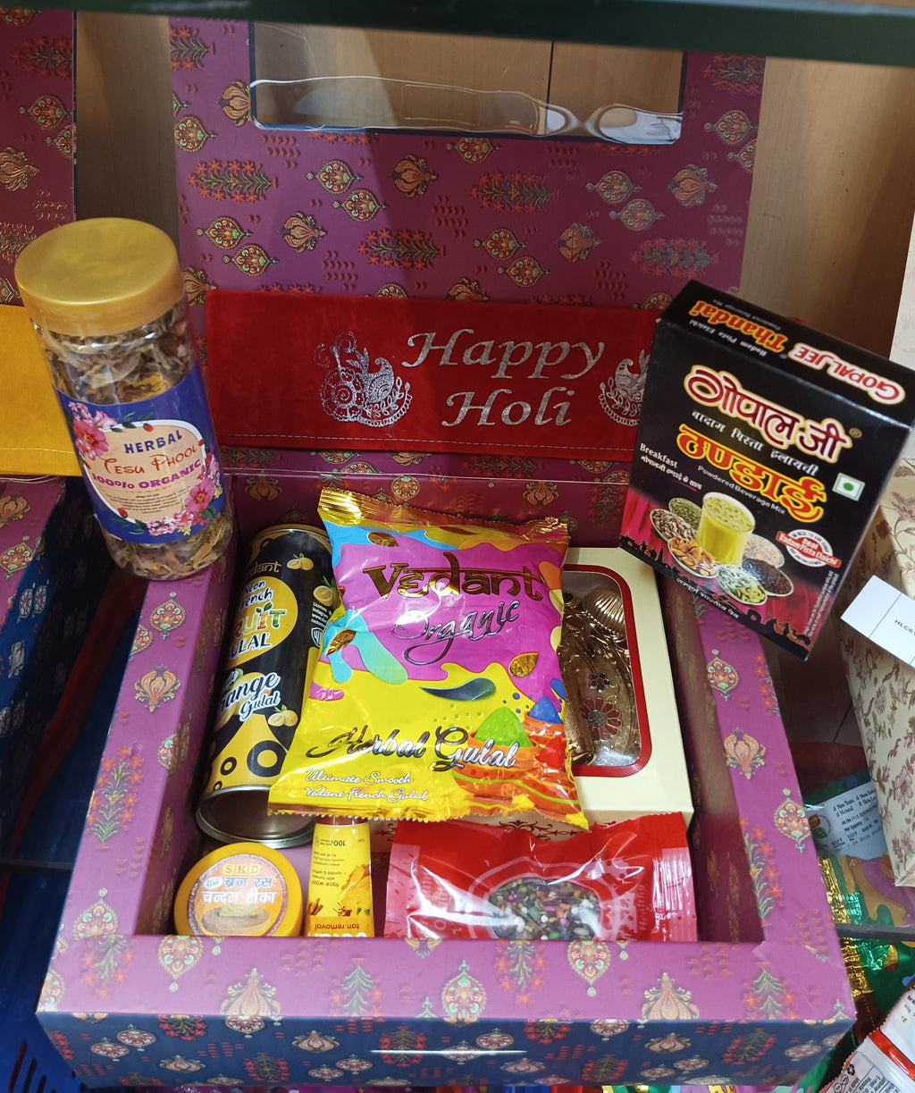 Holi Gift Hamper HLC61