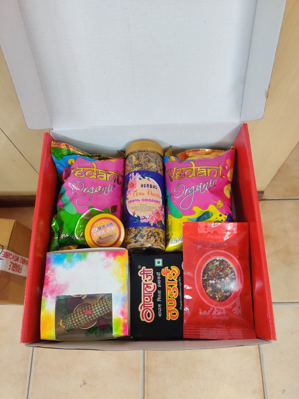 Holi Gift Hamper HLC21