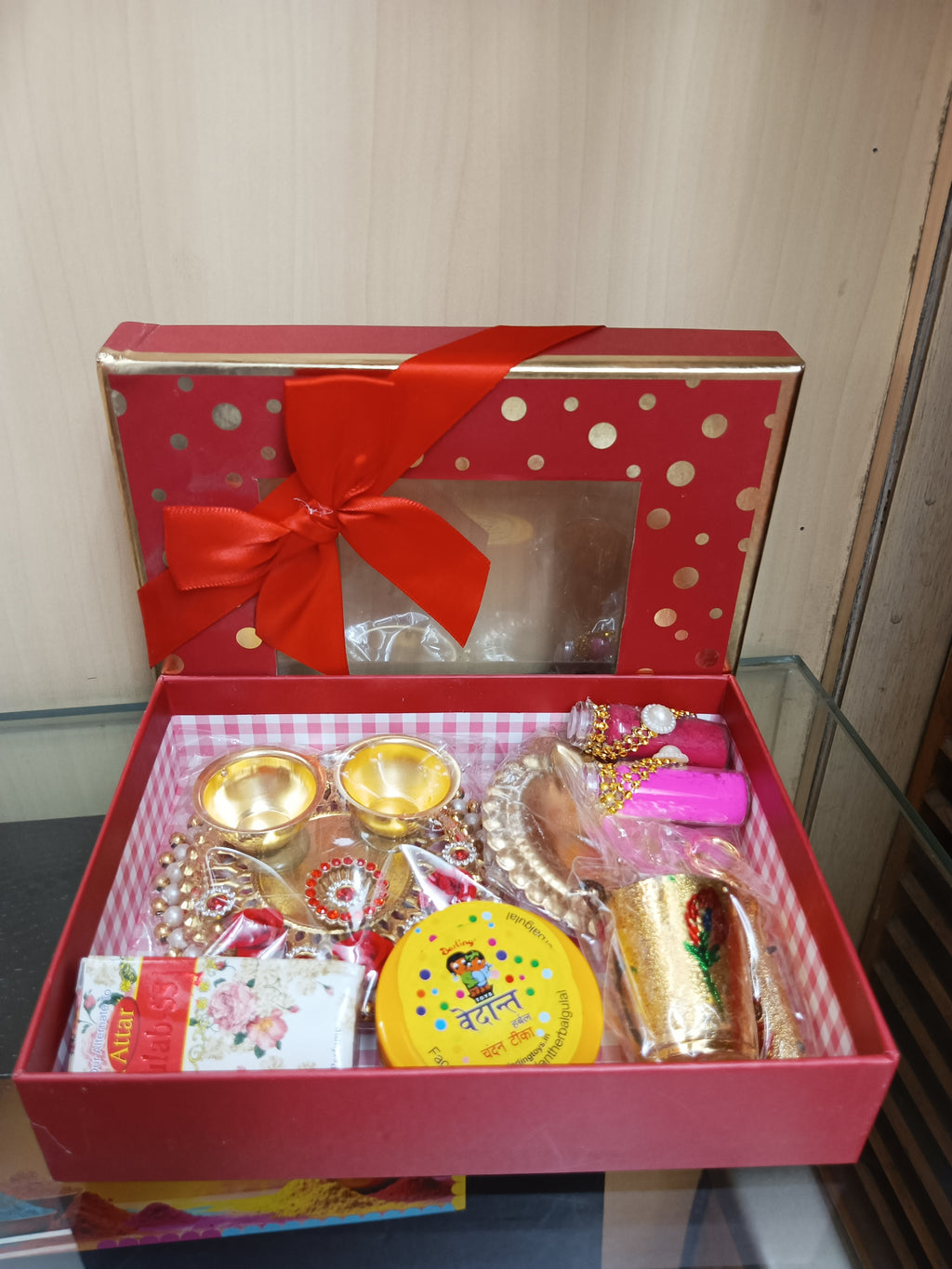 Holi Gift Hamper HLC87