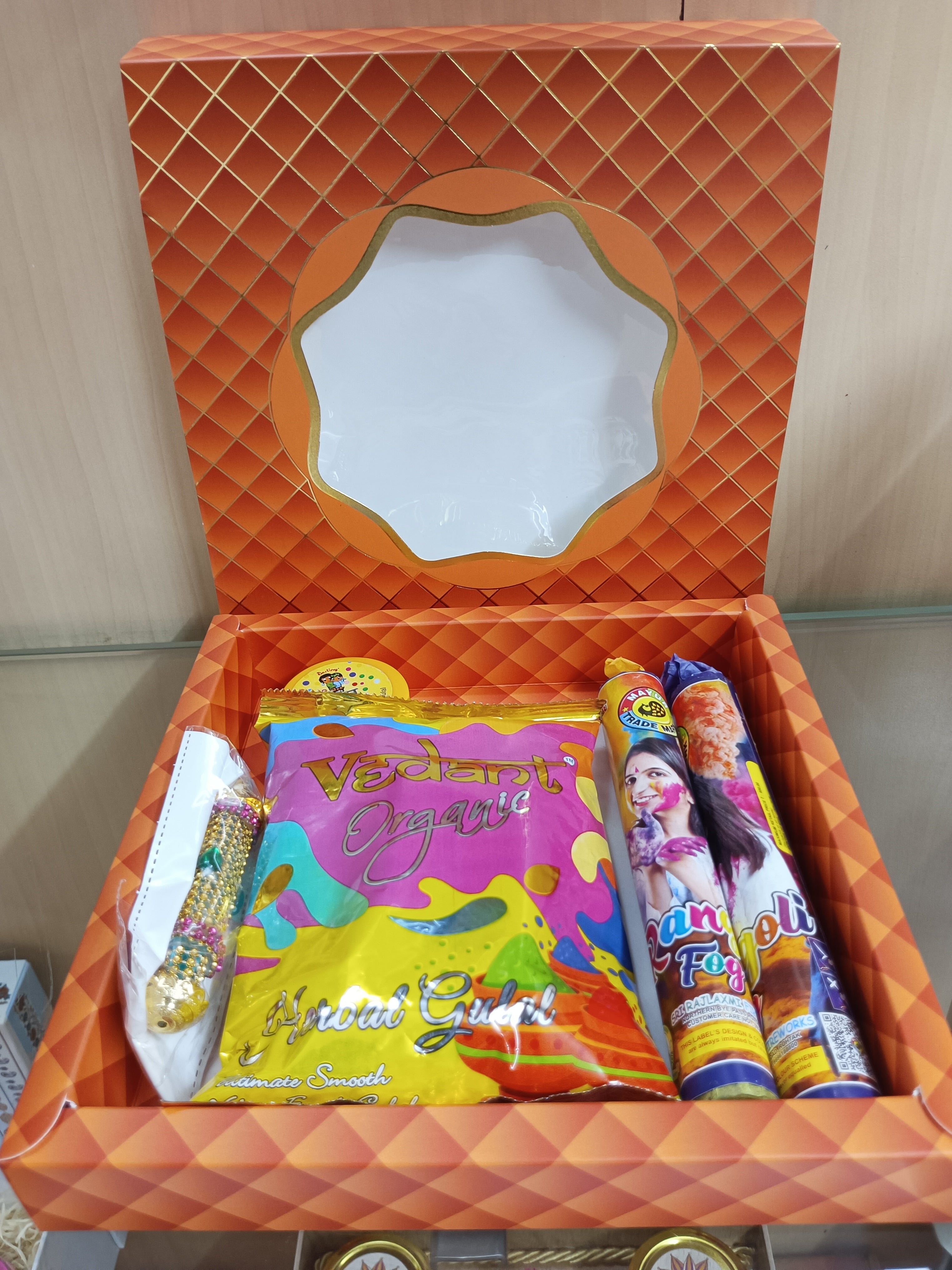 Holi Hamper HLC88
