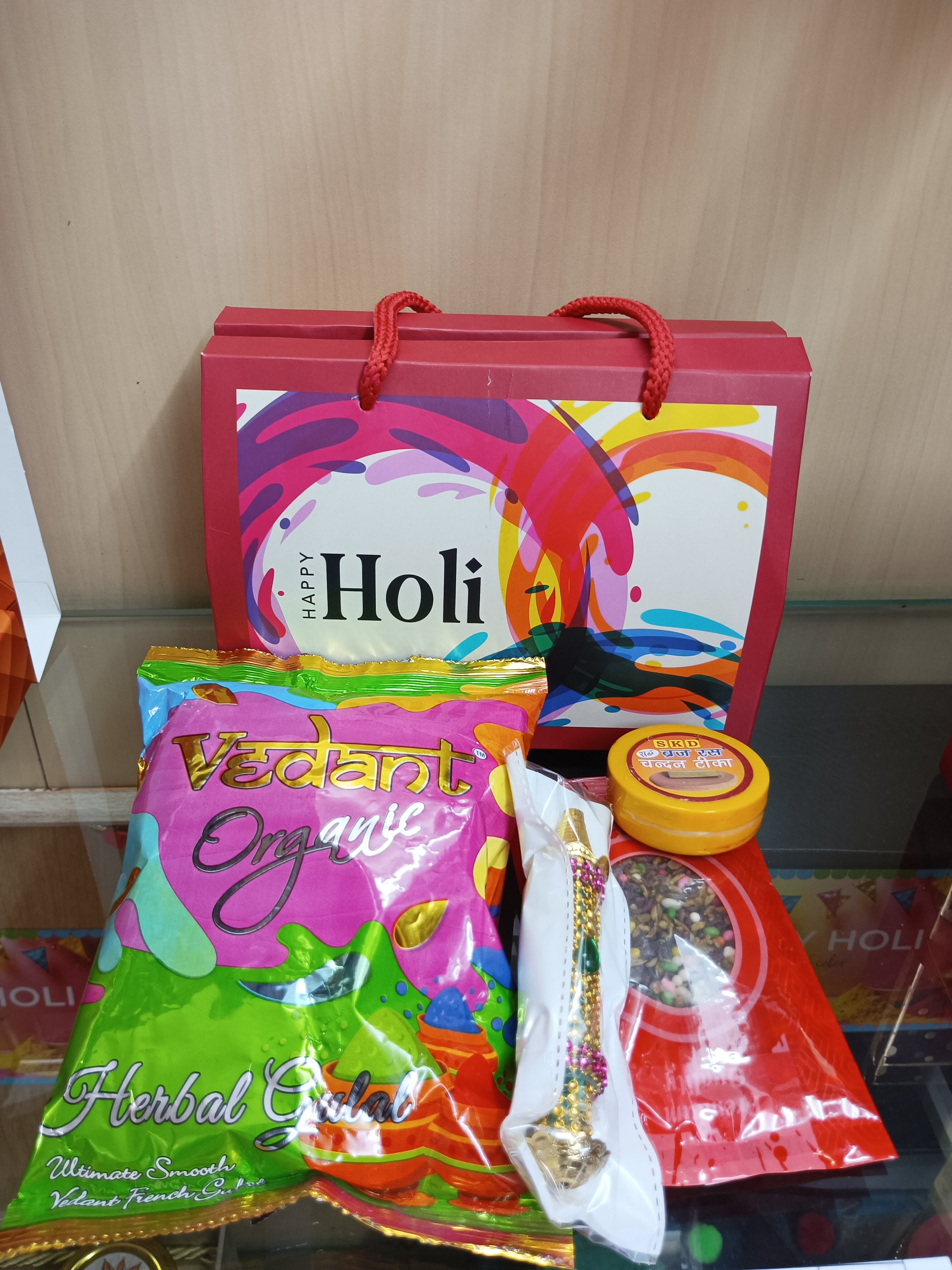 Holi Gift Hamper HLC84