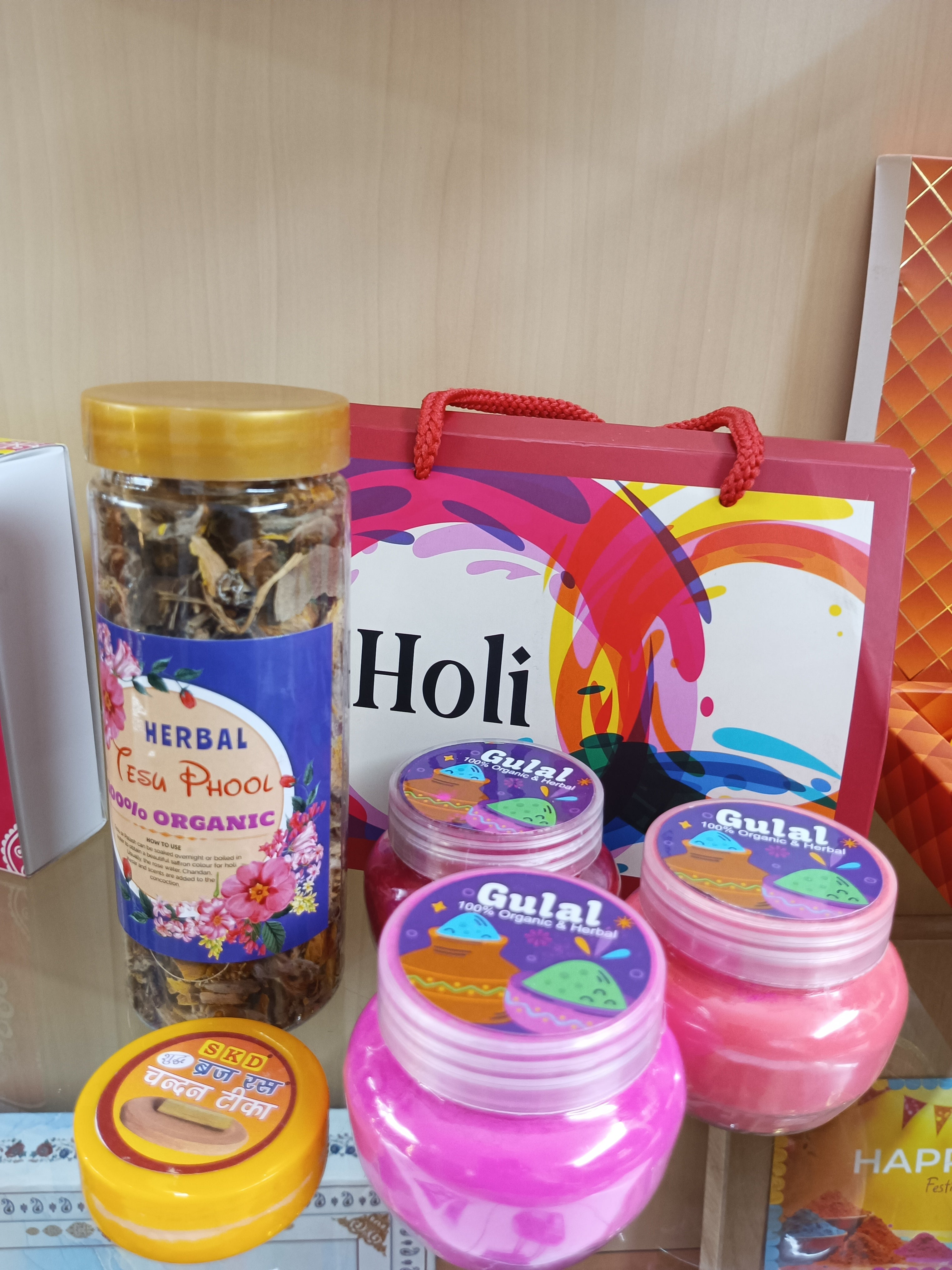 Holi Gift Hamper HLC83